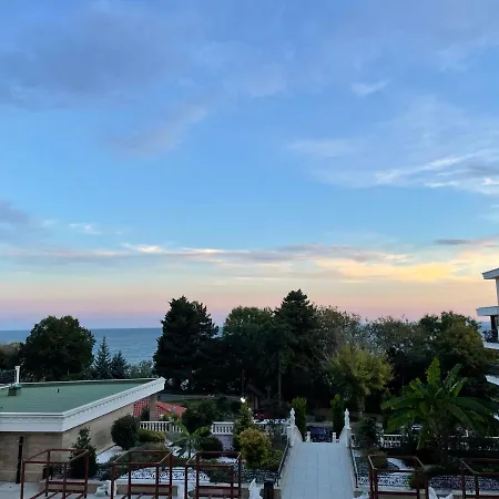 South At Valencia Gardens * ネセバル