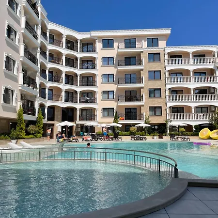 South At Valencia Gardens ネセバル